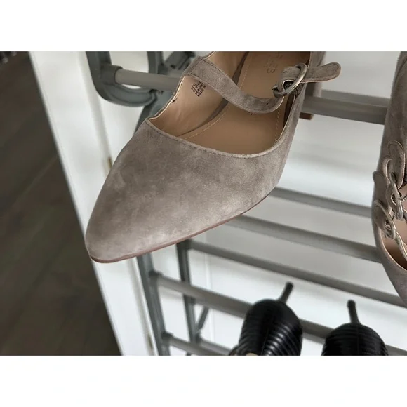 Shoes - Picture 1 of 3